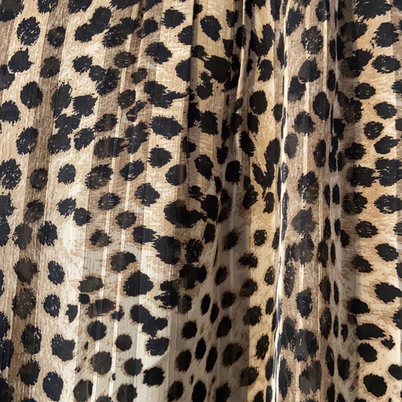 H&M Cheetah Print Blouse. NWOT - Picture 2 of 7